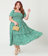 Barbie鈩?x Unique Vintage Plus Size Green Ditzy Daisy Smocked Midi Dress
