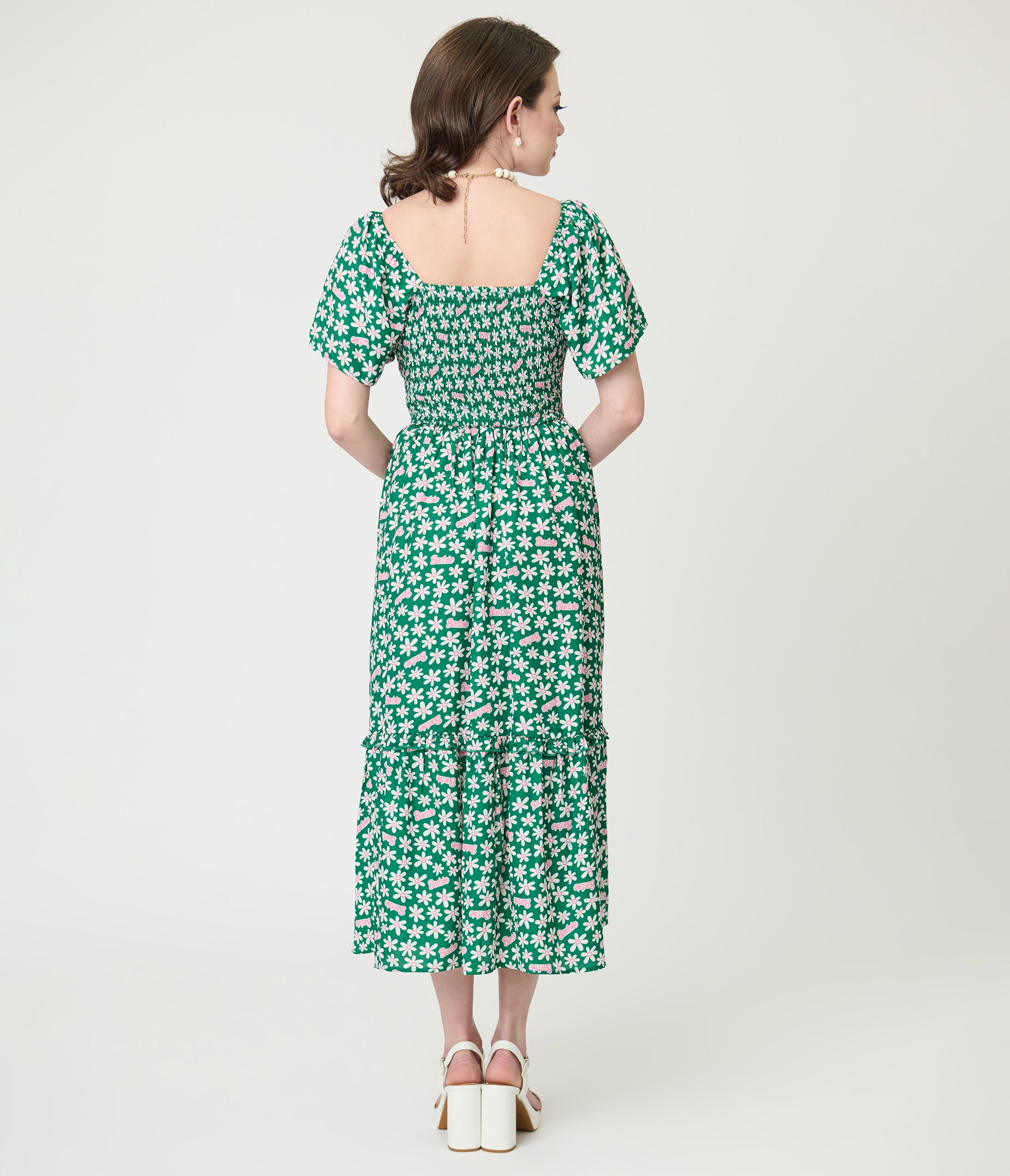 Barbie芒鈧∶?脗垄 x Unique Vintage Green Ditzy Daisy Smocked Midi Dress