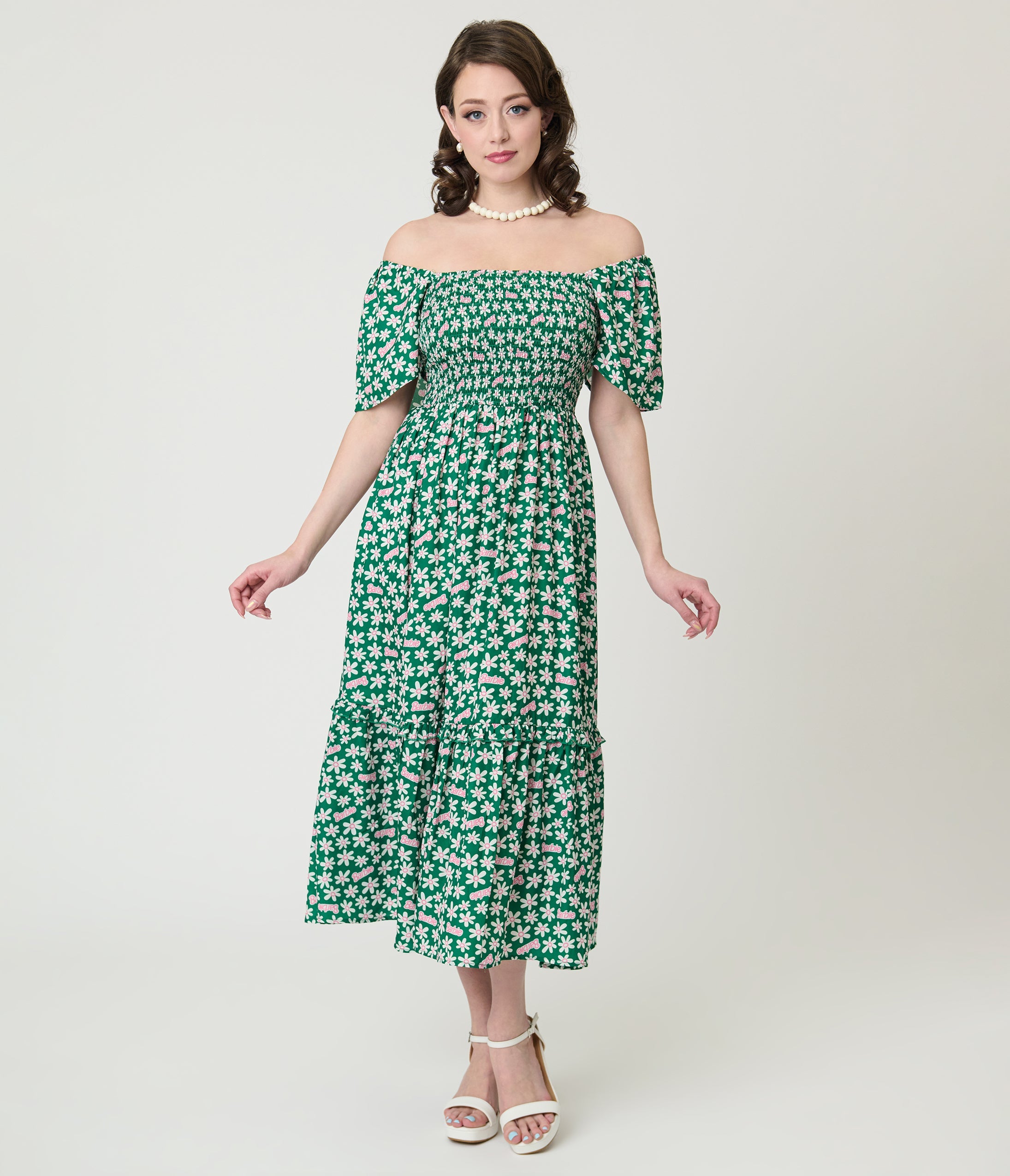 Barbie芒鈧∶?脗垄 x Unique Vintage Green Ditzy Daisy Smocked Midi Dress