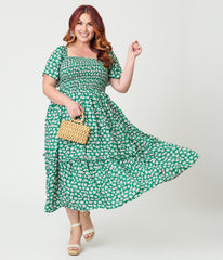 Barbie鈩?x Unique Vintage Plus Size Green Ditzy Daisy Smocked Midi Dress