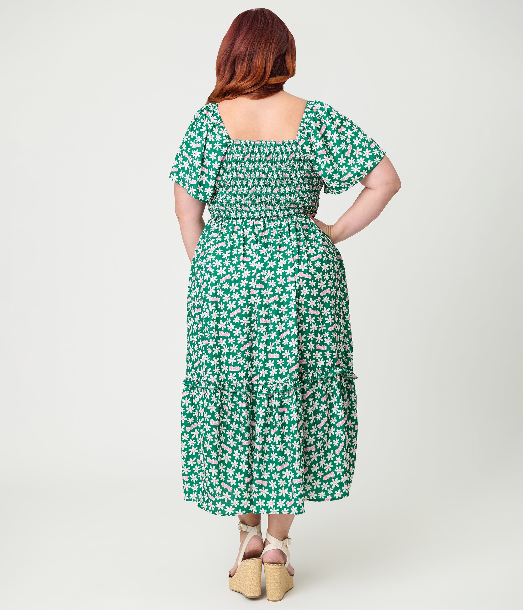 Barbie鈩?x Unique Vintage Plus Size Green Ditzy Daisy Smocked Midi Dress