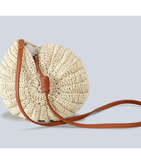 Beige Conch Shell Straw Clutch