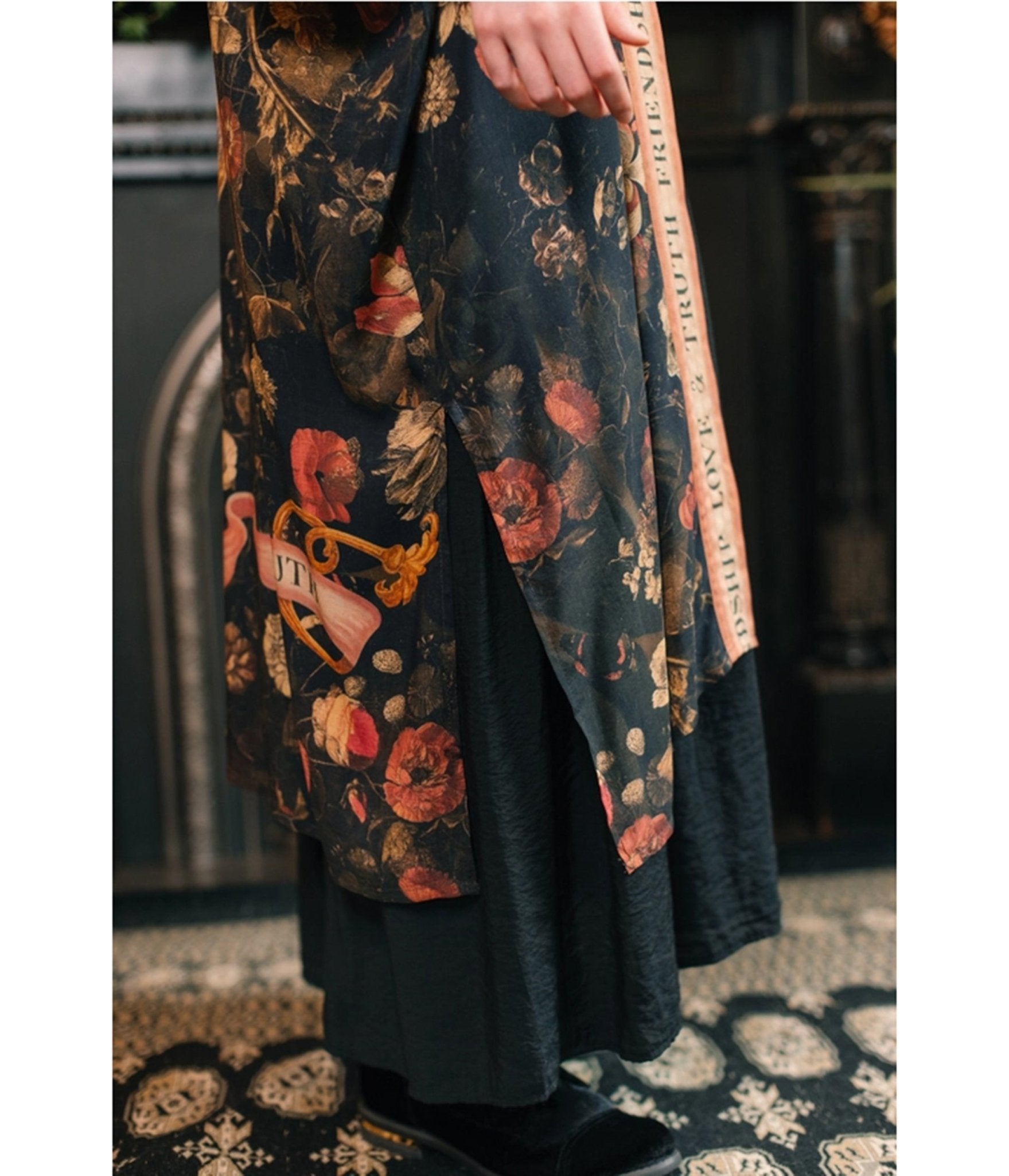 Black Sacred Heart Floral Print Kimono